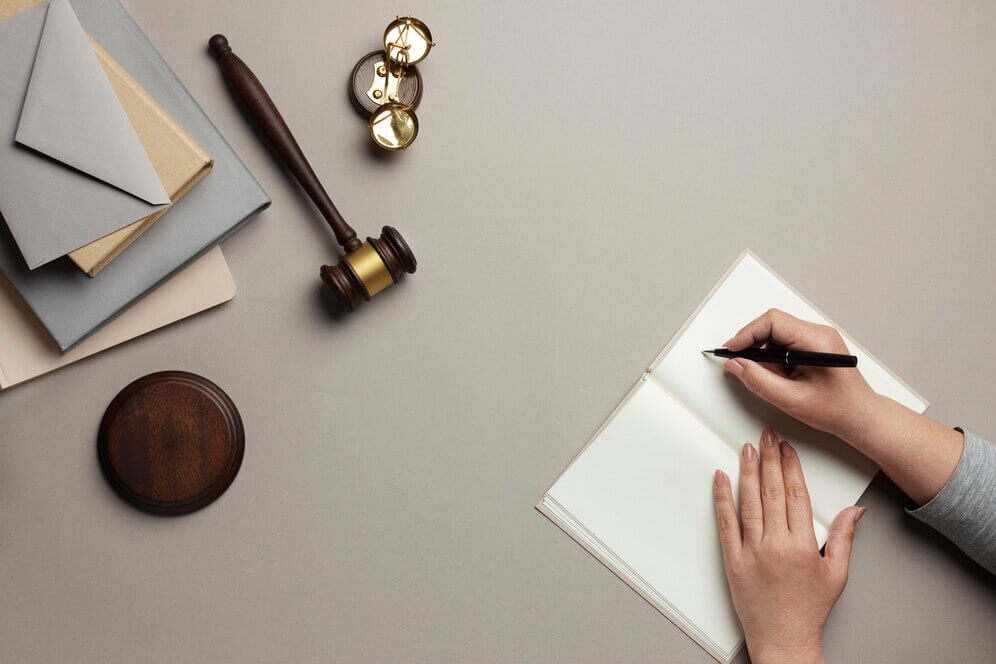 Notary Public in Estate Planning - 5 Key Benefits for Property Owners